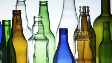 Bir cam şişenin geri dönüşümü 25 dakikalık elektriğe bedel
