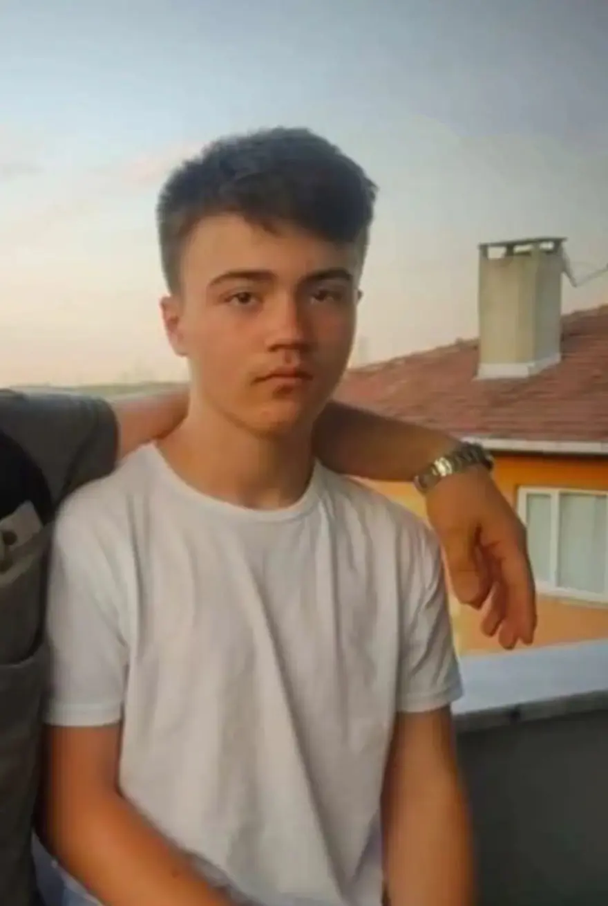 Parkta cinayet: Ölen 17, öldüren 16 yaşında! 3