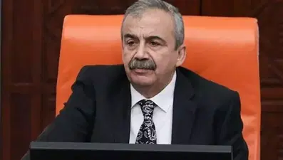 Sırrı Süreyya Önder'e suikast iddiası: "Aracında düzenek bulundu"