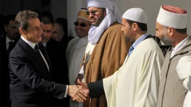 Sarkozy'den camiye 'helal et' çıkarması