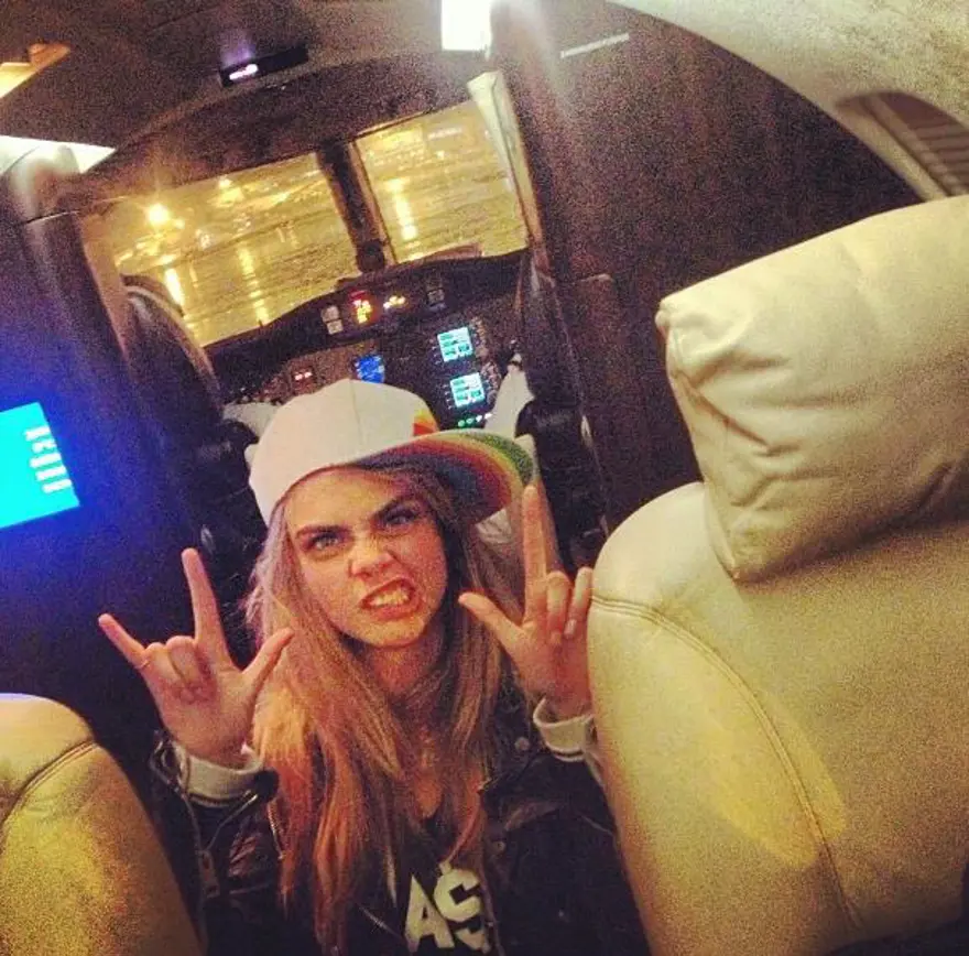 Güzelliğini anneannesinden almış 14