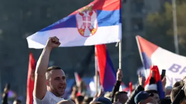 "Sırbistan'ı Vermeyiz" mitingi: Vucic destekçisi 55 bin kişi katıldı