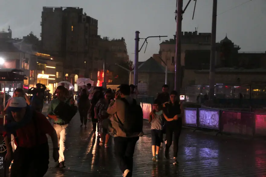 İstanbul'da etkili yağış (20 dakikalık kabus) 8