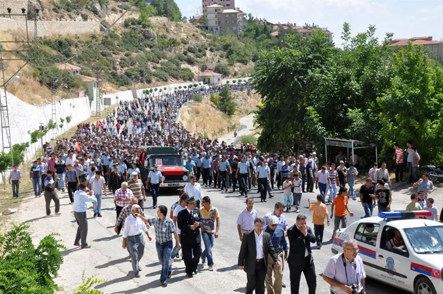 Arefe gününde tarifsiz acı 12 Arefe gününde tarifsiz acı 12