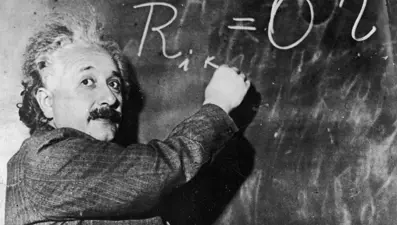 Albert Einstein’in genel görelilik teorisi 100 yıl sonra kanıtlandı: Stanford araştırmacıları uzayın büküldüğünü ilk kez gözlemledi