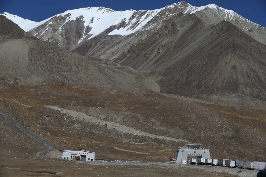 Dünyanın en yüksek geçiş noktası: Pakistan ile Çin'i birbirine bağlayan "Khunjerab" 10