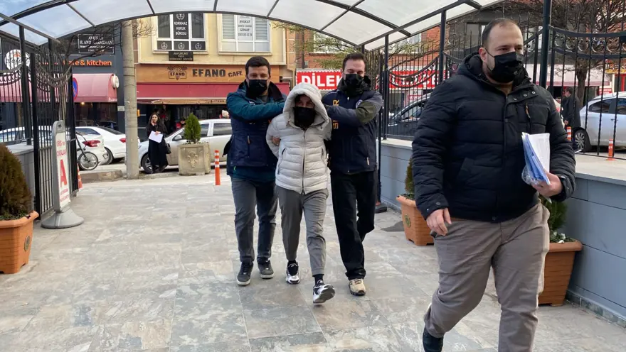 Canlı yayında küçük kıza ağır sözler söyleyen şüpheli, adliyeye sevk edildi 3