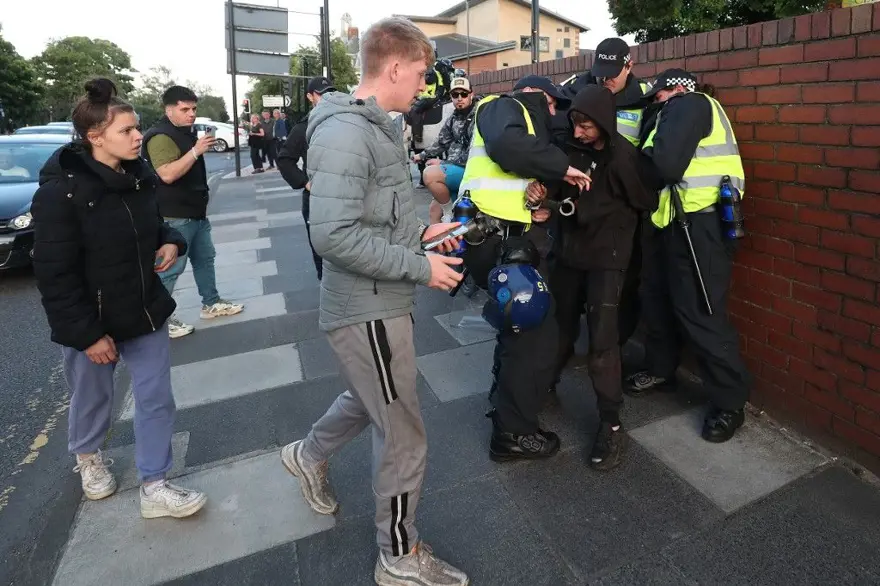 TEKNELER İÇİN ÇAĞRI YAPTILAR 4 TEKNELER İÇİN ÇAĞRI YAPTILAR 4