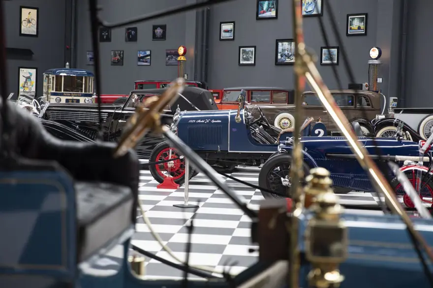 Klasik otomobil ve motosiklet müzesi Key Museum tarihe ışık tutuyor 19