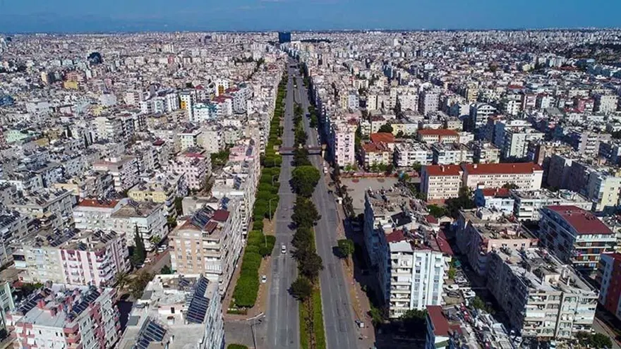 Yabancılara satılan her üç konuttan ikisi Antalya ve İstanbul'dan 