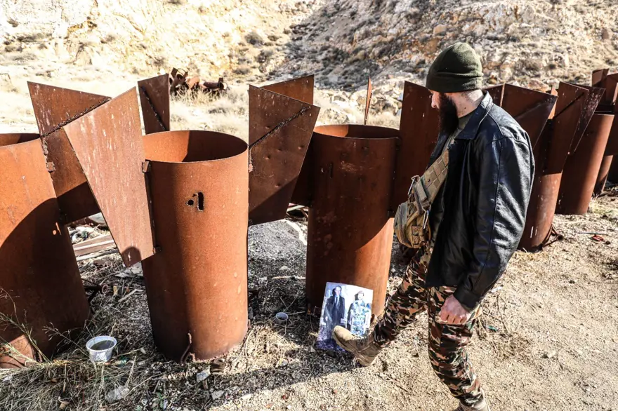 Esad'ın katliam tesisi görüntülendi! Halka yasaklanan Kasyun Dağında varil bombaları üretti 5 Esad'ın katliam tesisi görüntülendi! Halka yasaklanan Kasyun Dağında varil bombaları üretti 5