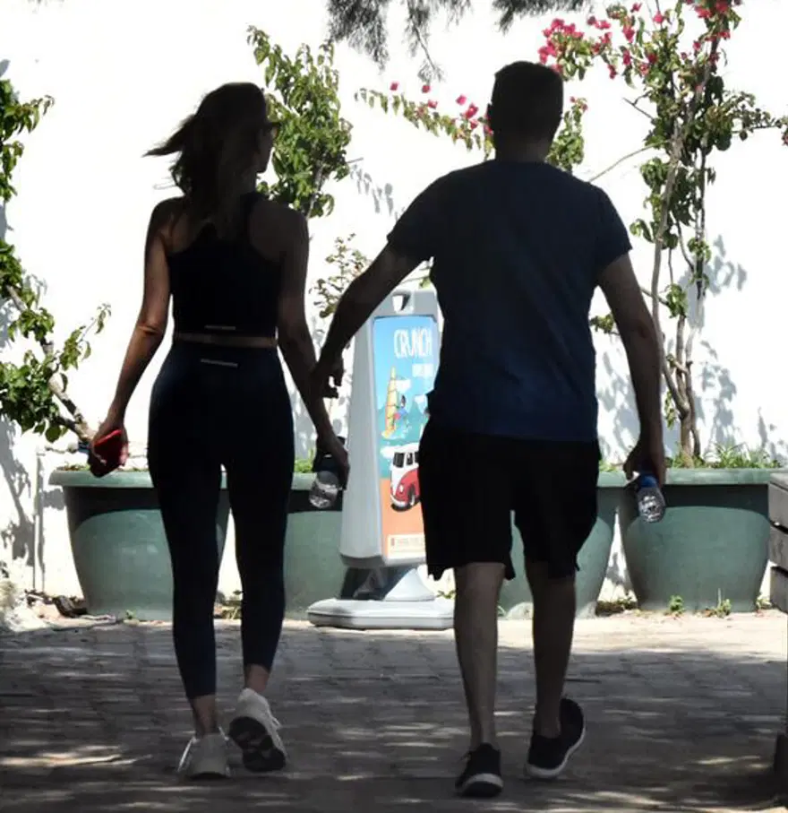 Fikret Orman,Tuğba Coşkun, Fikret Orman ve Tuğba Coşkun sabah yürüyüşü, Fikret Orman ve Tuğba Coşkun sabah sporu, ikret Orman ve Tuğba Coşkun Bodrum'da 3