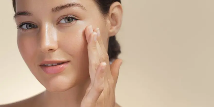 Derin kırışıklıkları dolduruyor, lekeleri siliyor! 1 damlası doğal gençlik kremi yerine geçiyor 3