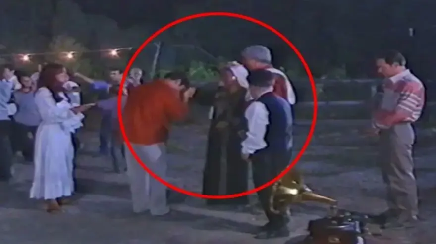 "ANNEM, BABAM, HALİT AYNI SAHNEDE" 8 "ANNEM, BABAM, HALİT AYNI SAHNEDE" 8