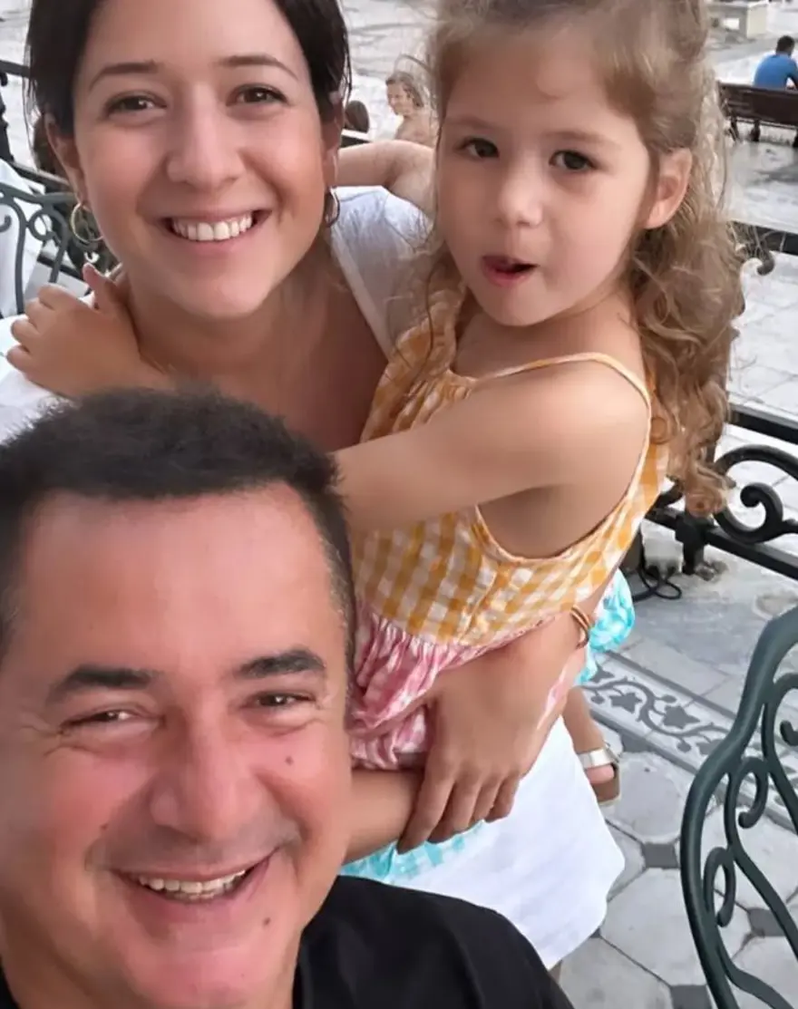 Acun Ilıcalı'nın torunu Begüm 5 yaşında: Doğum gününde ailece poz 2 Acun Ilıcalı'nın torunu Begüm 5 yaşında: Doğum gününde ailece poz 2
