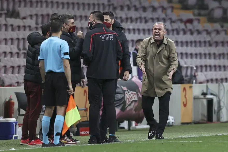 Galatasaray ve Fenerbahçe kazandı, zirve yarışı kızıştı 22