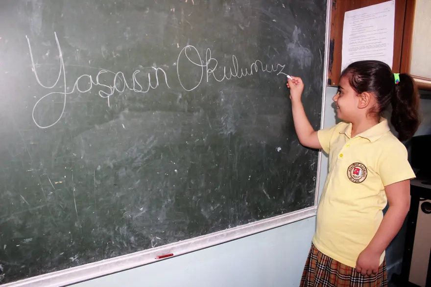 Okullar açıldı (18 milyon öğrenci ders başı yaptı) 1