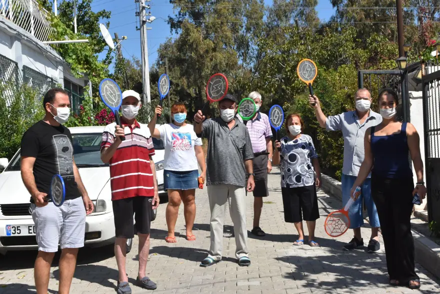 Kanalizasyonsuz mahallede raketlerle sinek avı 2