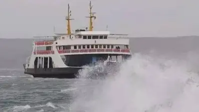 Erdek'te feribot seferleri iptal edildi