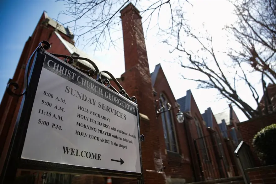 ABD'de corona virüs tespit edilen rahip 500 kişi ile tokalaşmış 1