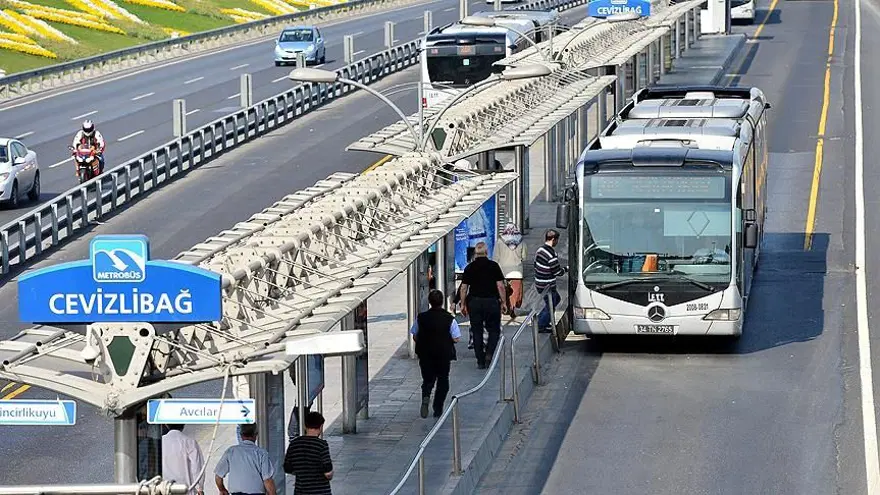 İstanbul'da toplu taşıma zammı 2025: Otobüs, metrobüs, metro, marmaray, tramvay, vapur ve taksi ücretleri ne kadar oldu? 