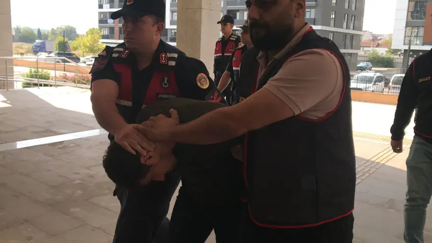 Babasını öldürüp parçalara böldü, yakıp dere yatağına attı! Edirne'de kan donduran cinayet 2 Babasını öldürüp parçalara böldü, yakıp dere yatağına attı! Edirne'de kan donduran cinayet 2