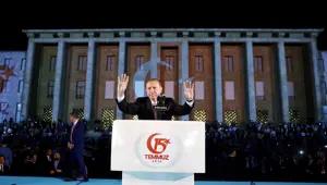 Cumhurbaşkanı Erdoğan: Tankı yumrukla durduran başka bir millet yok Cumhurbaşkanı Erdoğan: Tankı yumrukla durduran başka bir millet yok