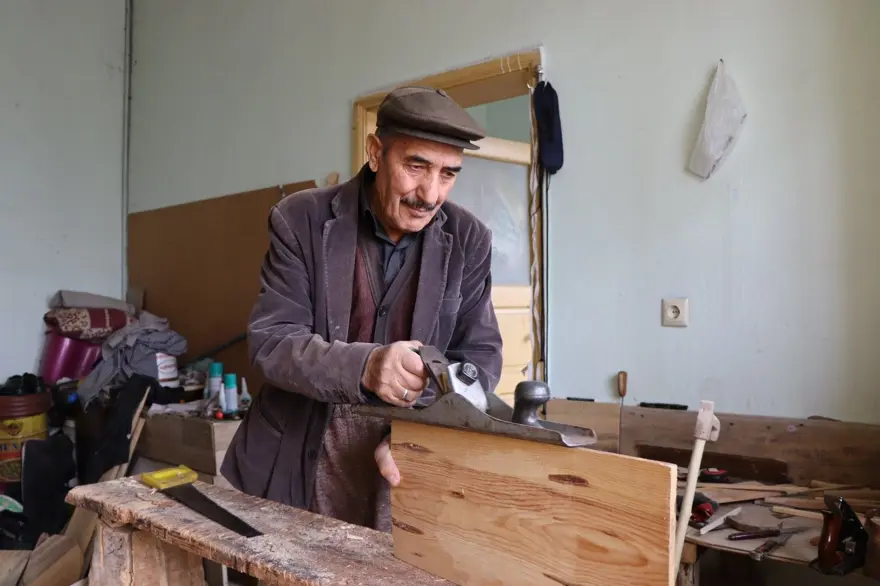 79 yaşındaki Hüsamettin Usta geçimini böyle sağlıyor: Yaşayan bir insan hazinesi 1