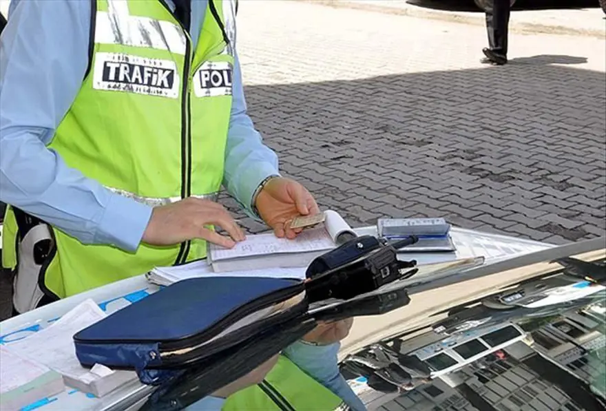 Trafiğe çıkanlar dikkat! 2025'in yeni trafik cezaları belli oldu (Trafik cezaları ne kadar oldu?) 7