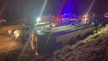 İşçi servisi şarampole devrildi: 23 yaralı