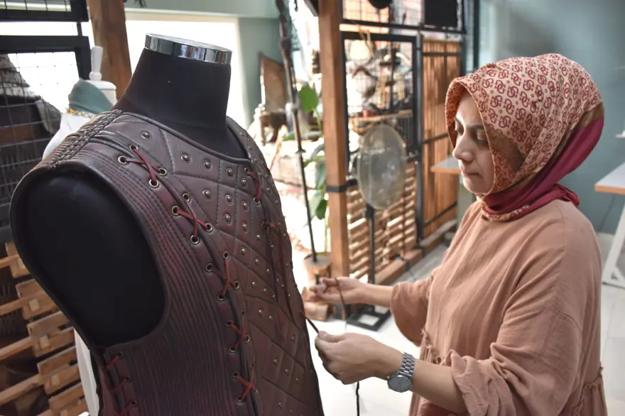 DÜNYACA ÜNLÜ YAPIMLAR İÇİN KOSTÜM DİKTİ 2