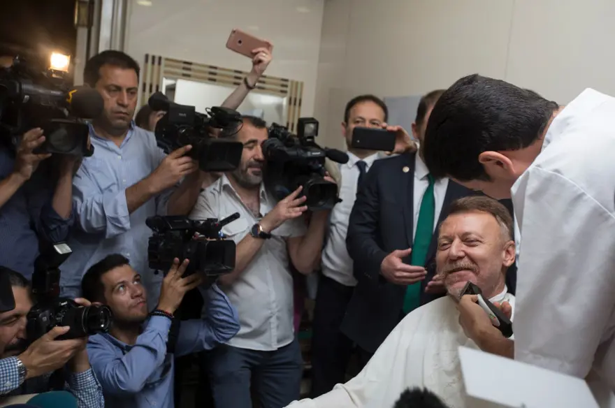 OHAL bitti, sakal gitti (CHP'li Aytuğ Atıcı tıraş oldu) 10