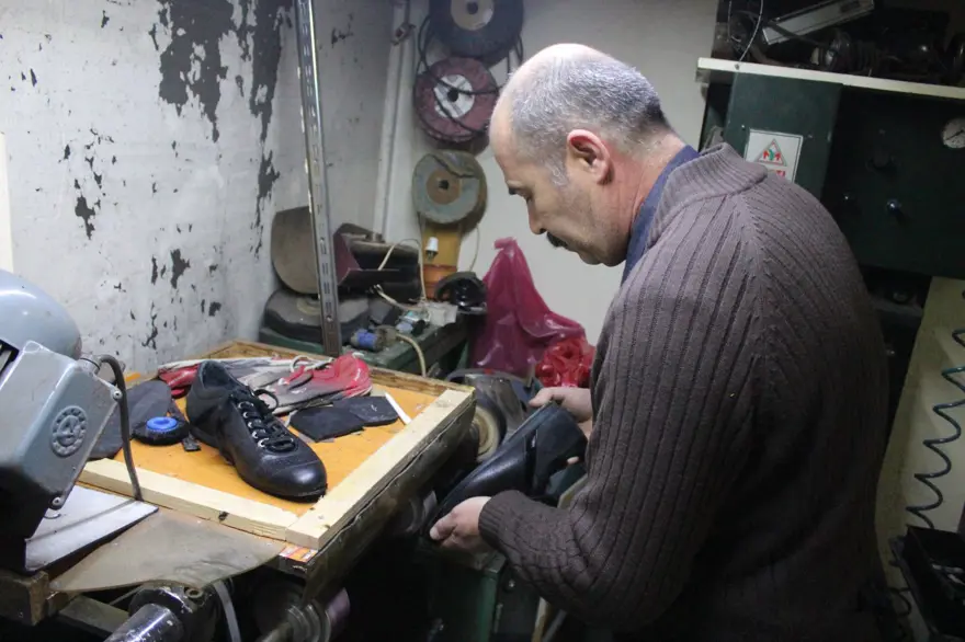 Babadan kalma dükkanda 40 yıldan fazla süredir çalışıyor: Bu mesleğe talep yok, çırak bulmakta zorlanıyorum 4