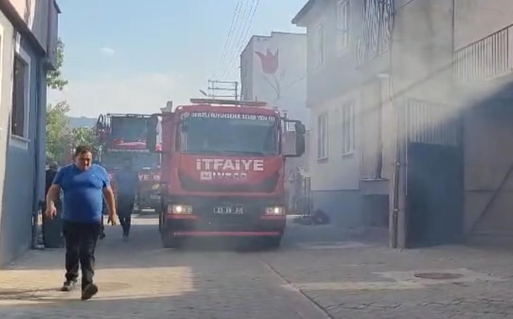 Denizli’de 5 katlı binada yangın paniği