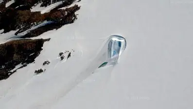 Google Haritalar'da görüldü: Antarktika'daki gizemli kapının sırrı