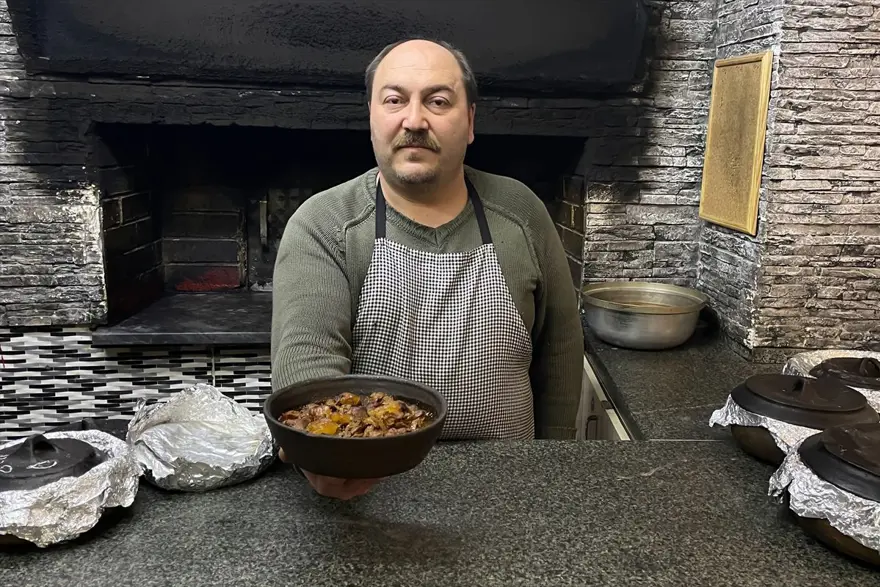 Erkeç etinin fırında 6 saatte lokuma dönüştüğü lezzet: Tavşanlı güveci 8