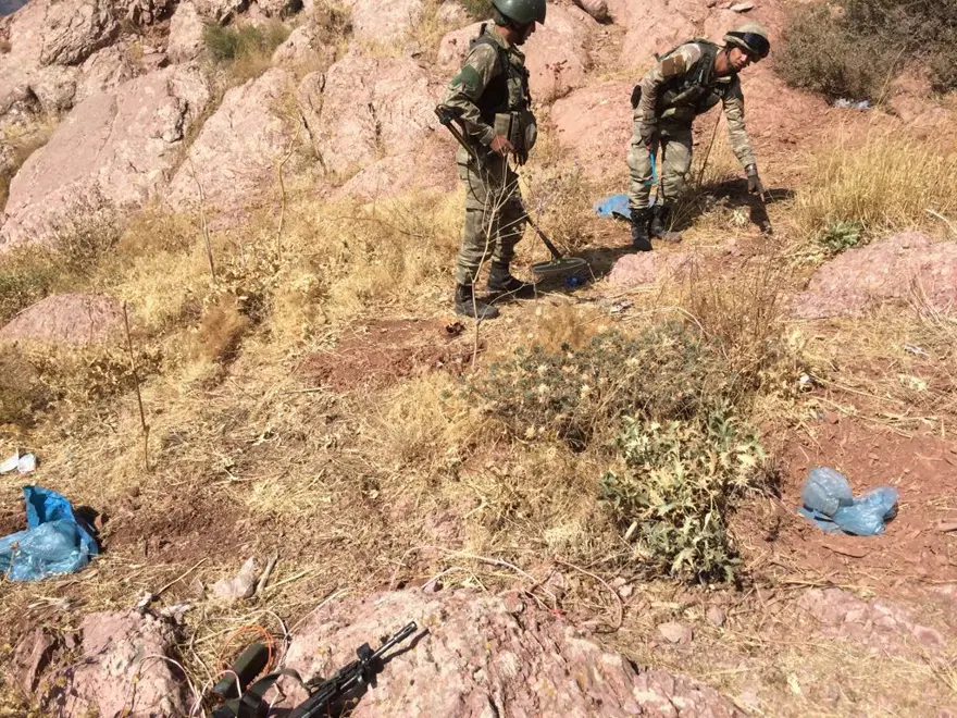 PKK'lıların hazırladığı el yapımı patlayıcılar imha edildi 6