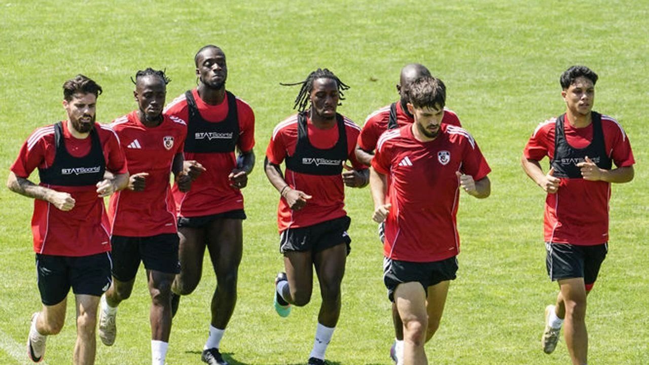 Gaziantep FK'de 8 futbolcu ile yollar ayrıldı