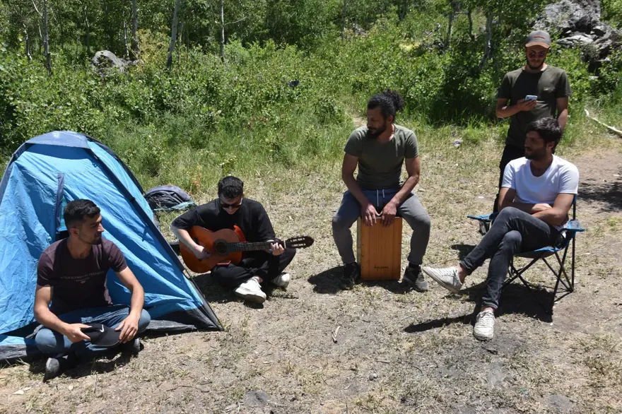 Kampçıların yeni gözdesi: Nemrut Krater Gölü 14 Kampçıların yeni gözdesi: Nemrut Krater Gölü 14