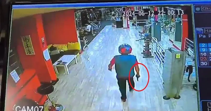 3 yaşındaki oğlunun gözü önünde öldürülmüştü! Kamera görüntüleri ortaya çıktı 1 3 yaşındaki oğlunun gözü önünde öldürülmüştü! Kamera görüntüleri ortaya çıktı 1