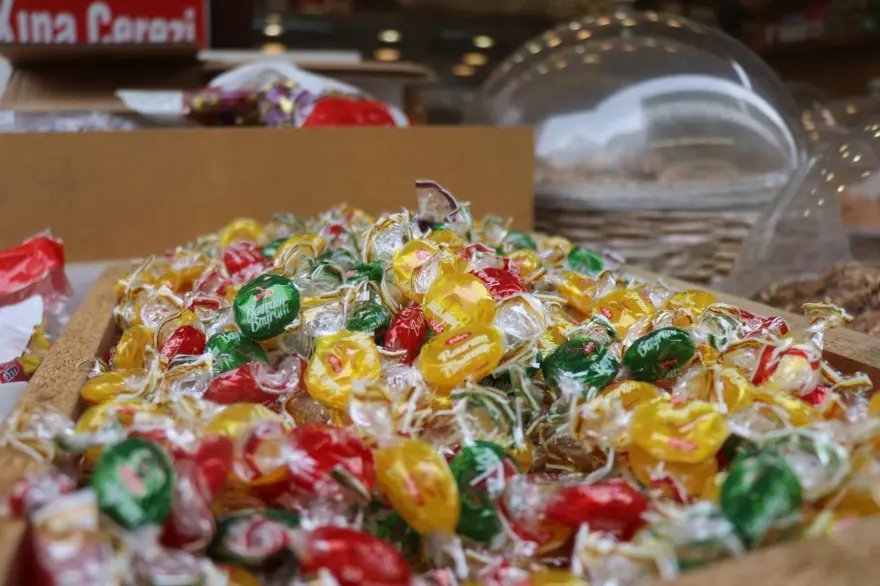 Bayram öncesi tezgahlar renklendi: Çocukları sevindirmenin en uygunu 200 lira 3