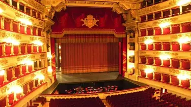 Dünyaca ünlü La Scala Operası açıldı