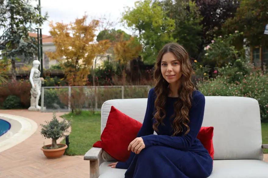 Toprak ile Fidan'ın başrolü Hazal Adıyaman karakteri ile ilgili konuştu: Fidan beni ilk dakikada tavladı Toprak ile Fidan'ın başrolü Hazal Adıyaman karakteri ile ilgili konuştu: Fidan beni ilk dakikada tavladı