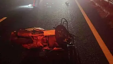 Lastiği patlayan motosikletin sürücüsü öldü