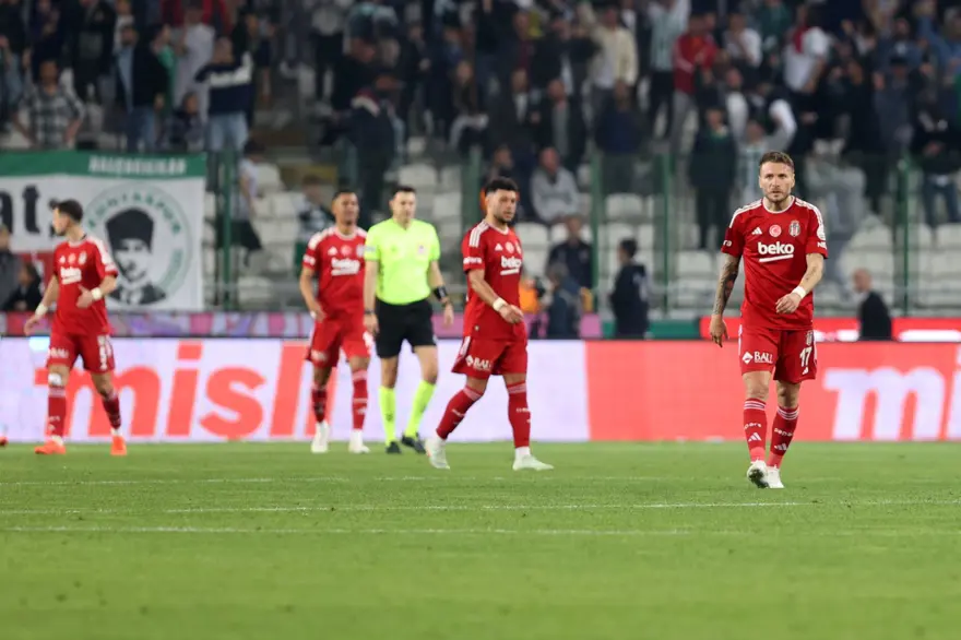Beşiktaş'a Konya'da soğuk duş: 9 kişilik rakibine 1-0 mağlup oldu 9 Beşiktaş'a Konya'da soğuk duş: 9 kişilik rakibine 1-0 mağlup oldu 9