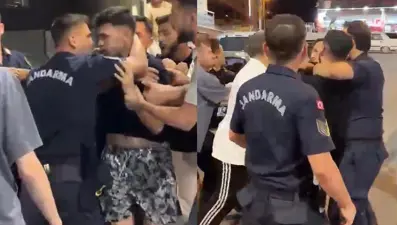 Kimlik kontrolünde jandarmaya saldırı: 8 gözaltı