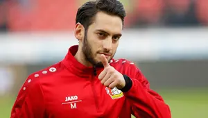 Hakan Çalhanoğlu Milan'da