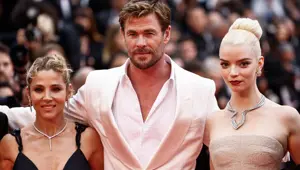 Cannes Film Festivali'ne katılan Chris Hemsworth kıyafet kuralını ihlal etti