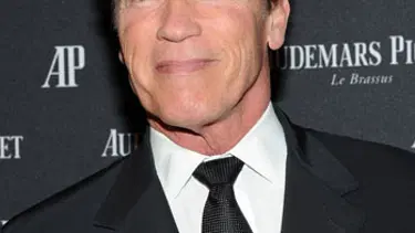 Schwarzenegger dergiciliğe geri döndü