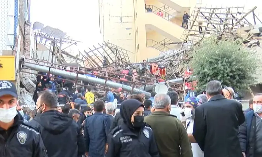 Malatya'da iki katlı bina çöktü: Olay yerinden fotoğraflar 21